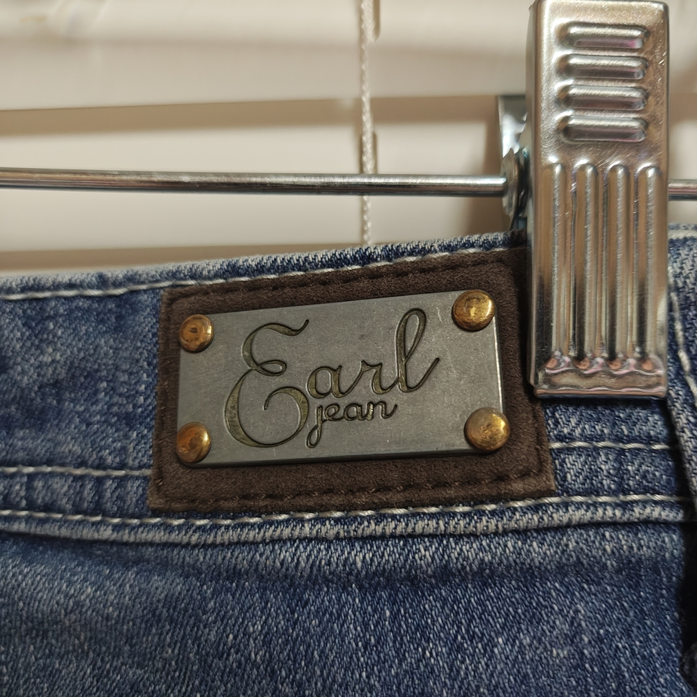 Stylish Blue Denim Shorts - Picture 4 of 5
